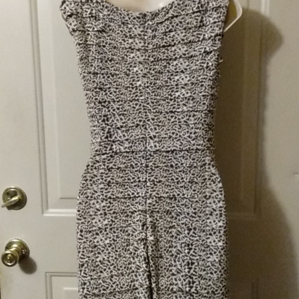 Cheetah print shirred fitted dress - Picture 6 of 11